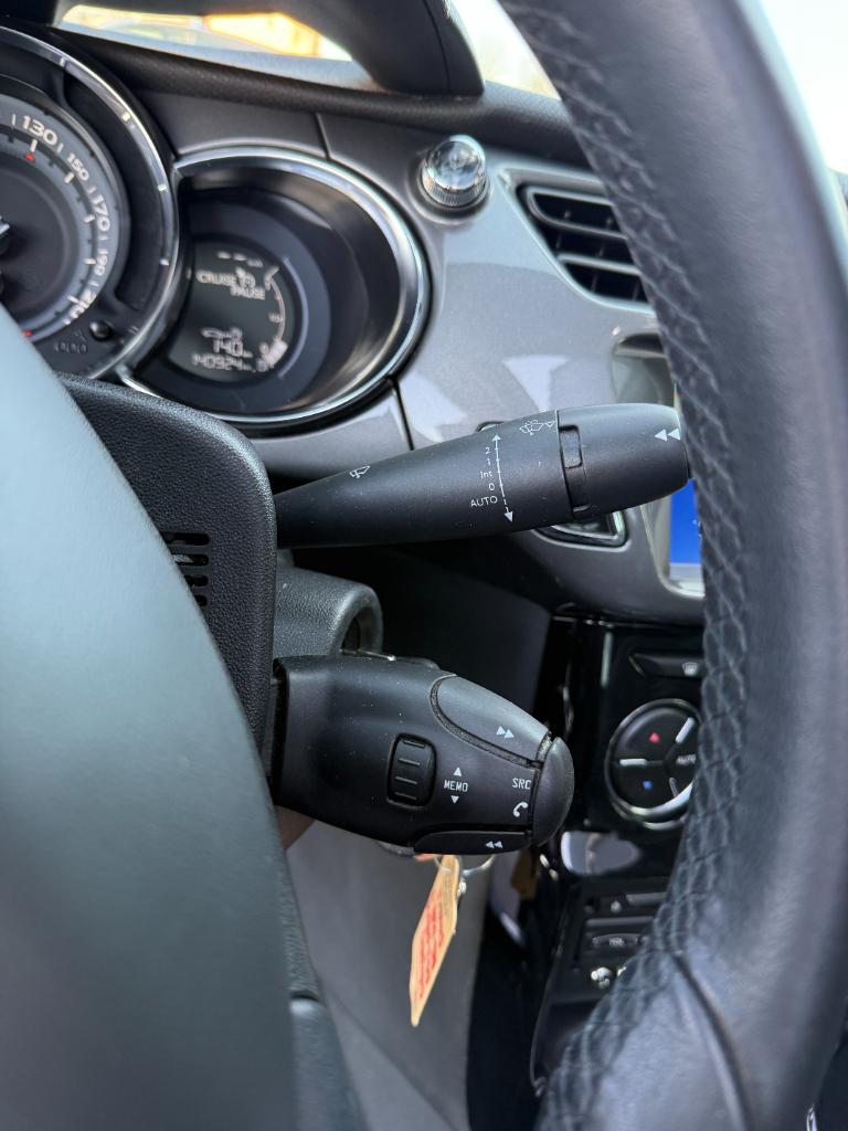 Citroen DS3 cabrio 1.2 vti - so chic