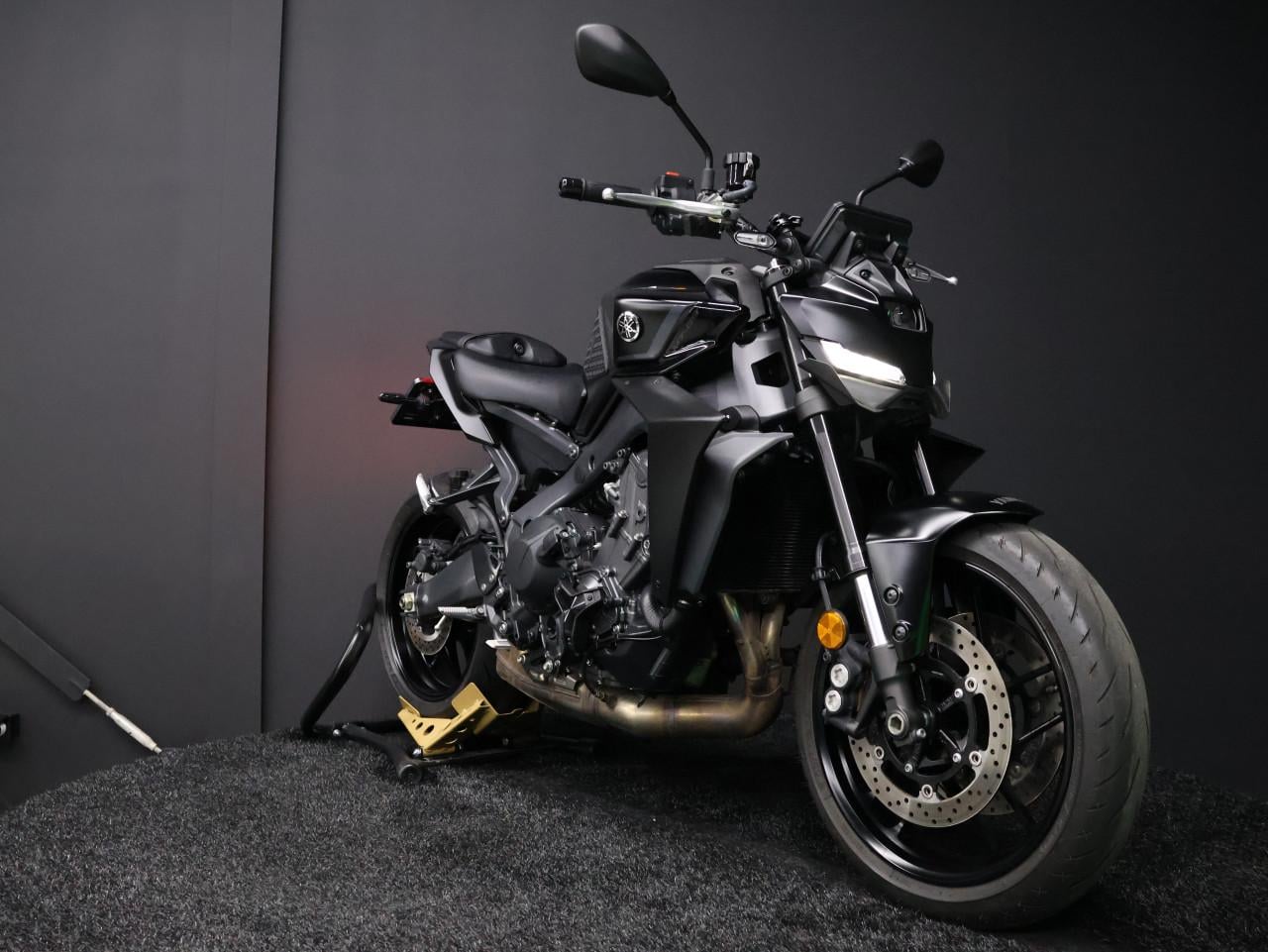 MT 09 | Techblack