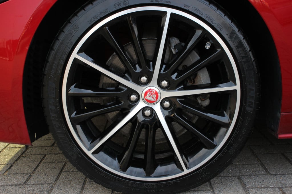 Jaguar Xe 2.0 r-sport | 200pk | el. stoelen | camera | afneembare trekhaak