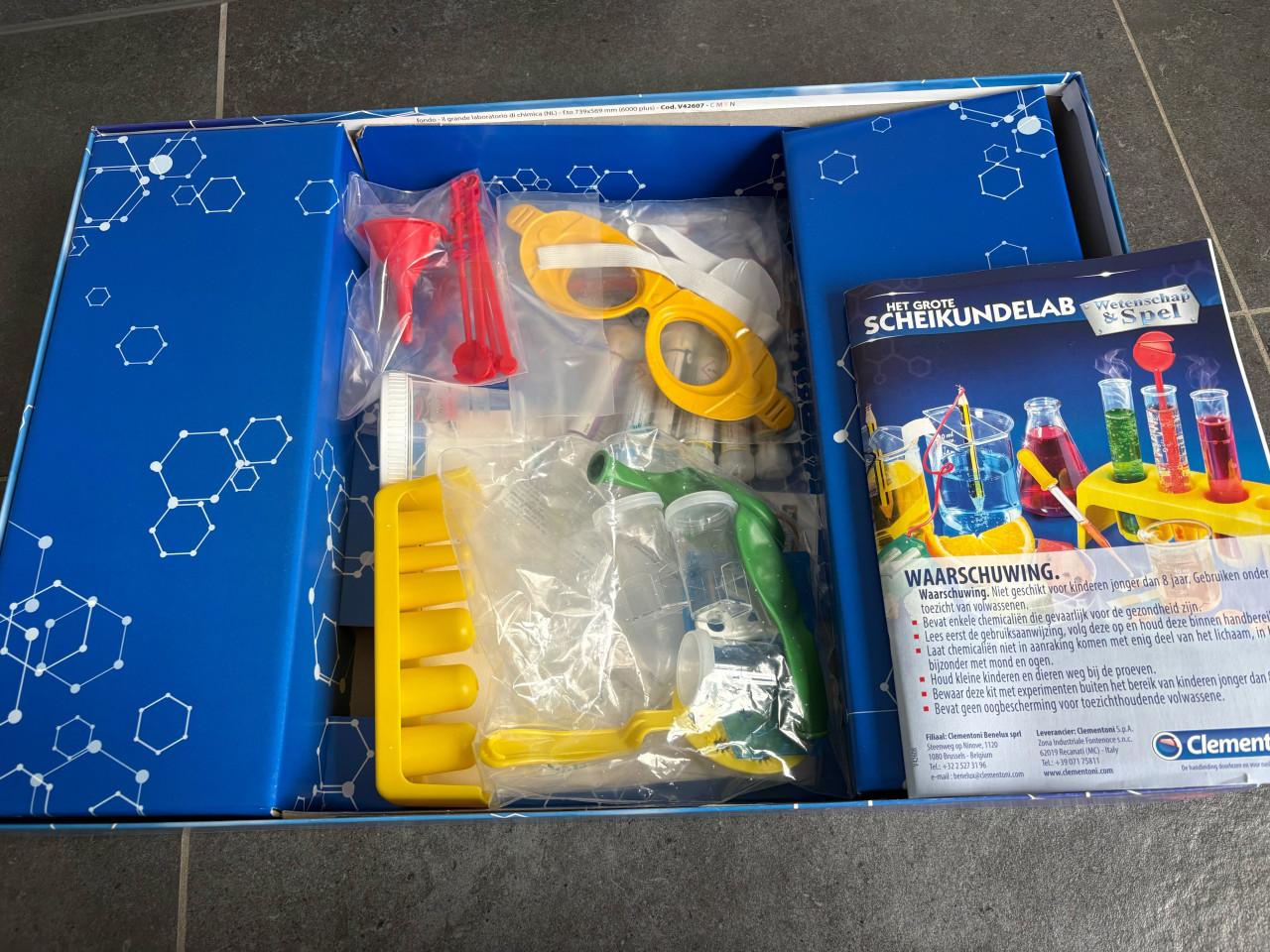 ScheikundeLab van clementoni “nieuw”