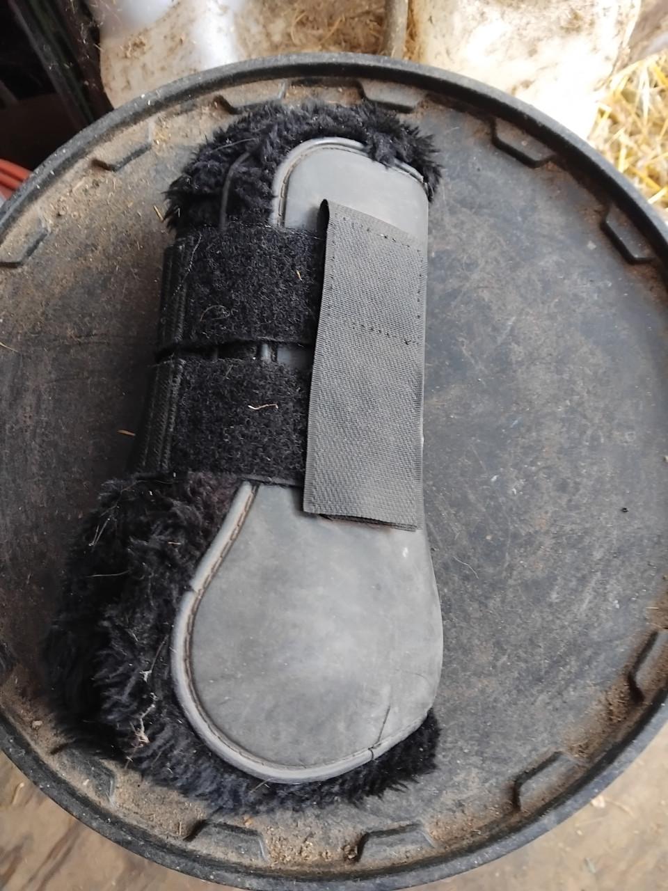 Heel veel paardenspullen van maat shet tot full