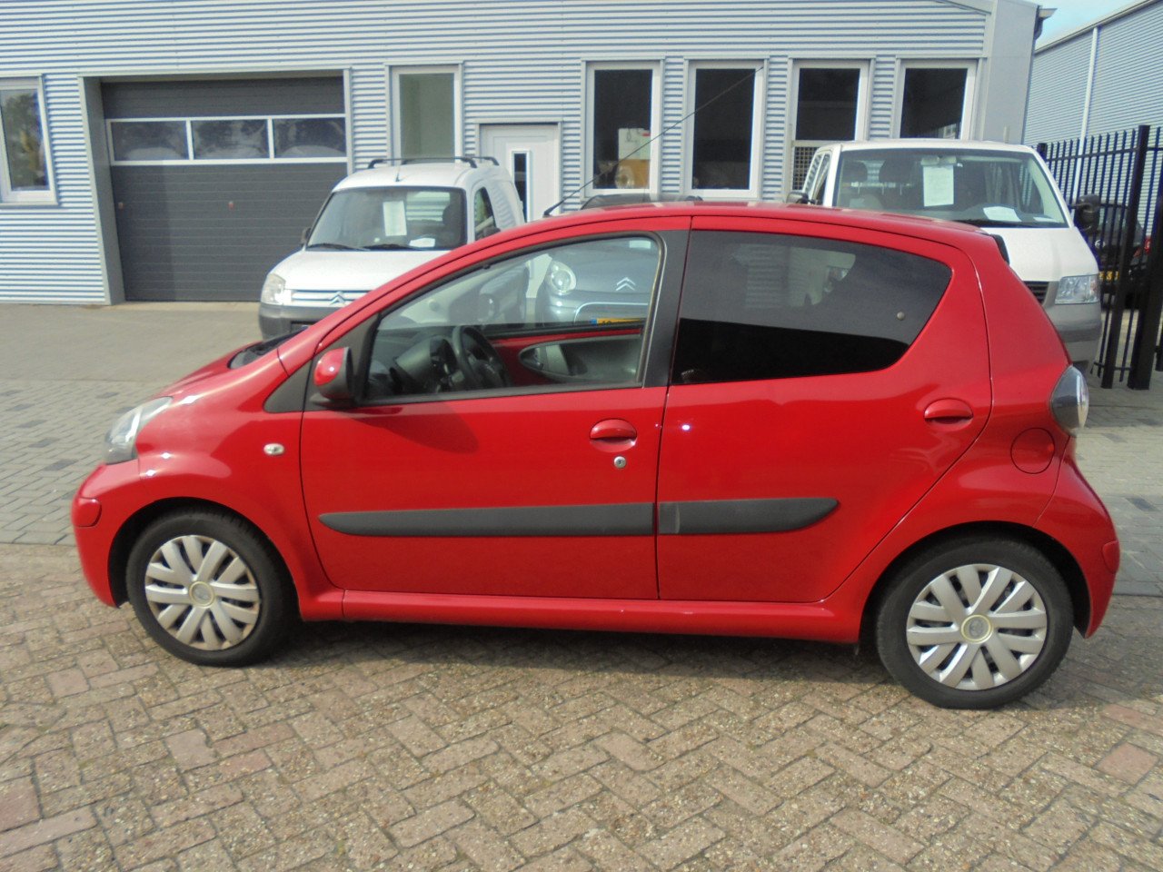 Aygo in Unieke uitvoering,met O.A Kleurenkaart navigatie en stoelverwarming