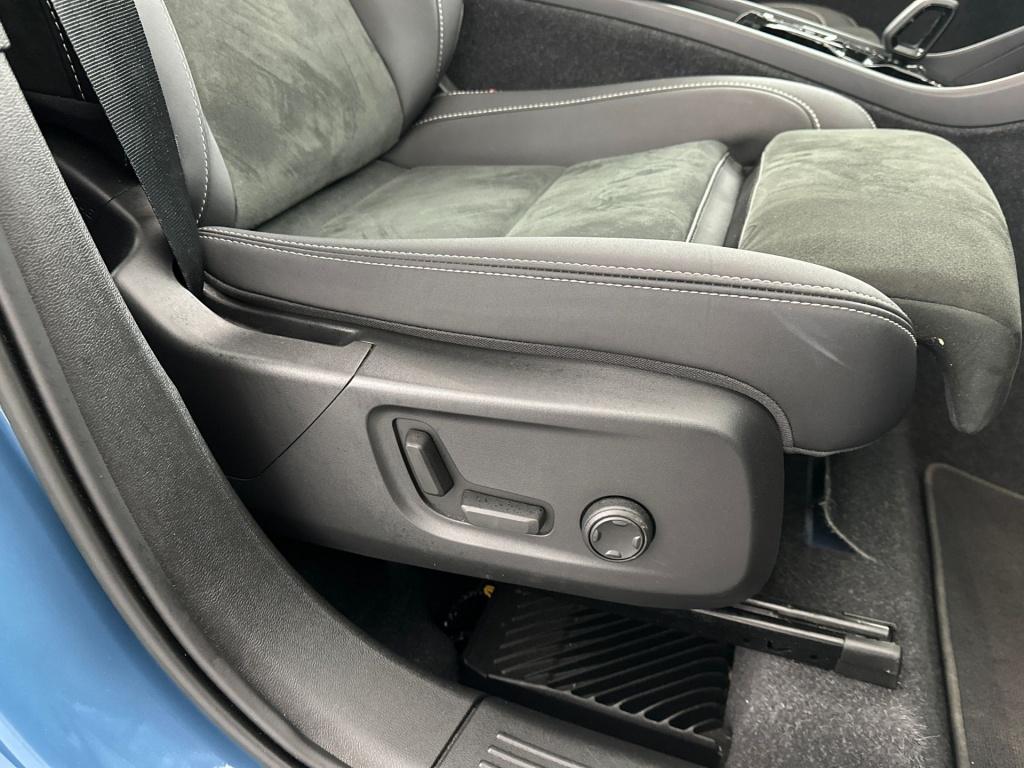 Volvo XC40 t5 262pk recharge ultimate dark| pano| h&k| adap.cruise| camera