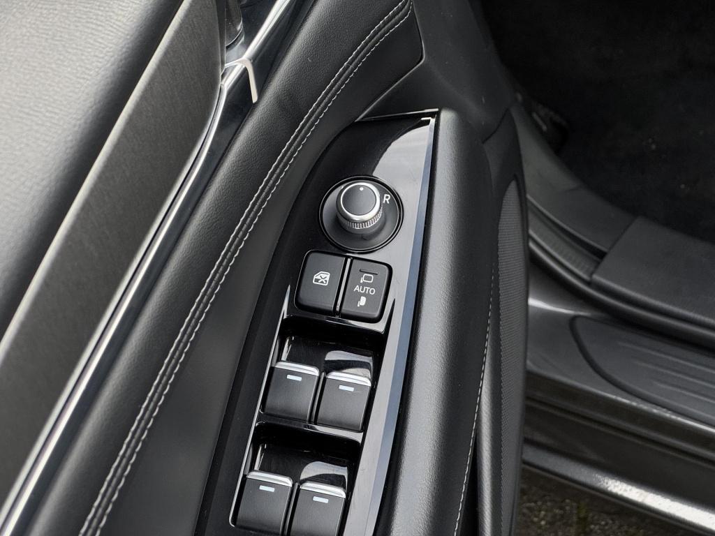 Mazda 6 sportbreak 2.0 skyactiv-g 165 centre-line nl-auto incl. afneembare 