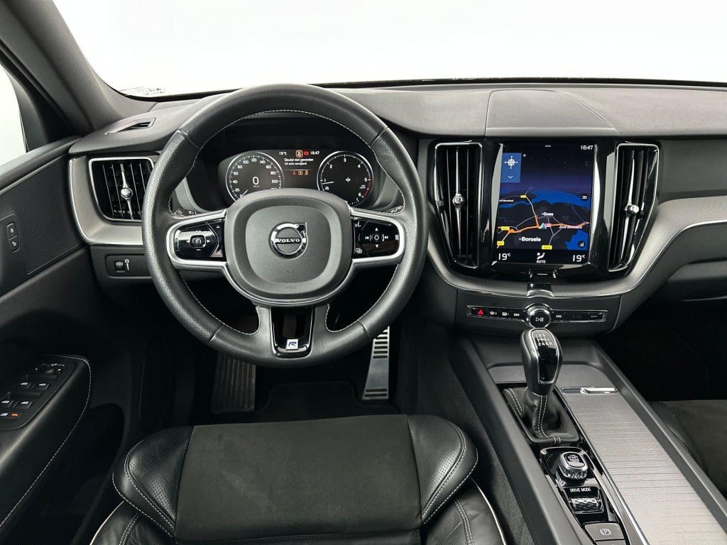 Volvo XC60 2.0 d4 r-design leder camera trekhaak