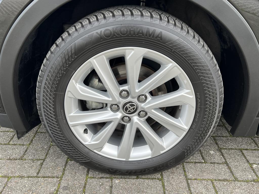 Toyota C-hr 1.8 hybrid 140 act