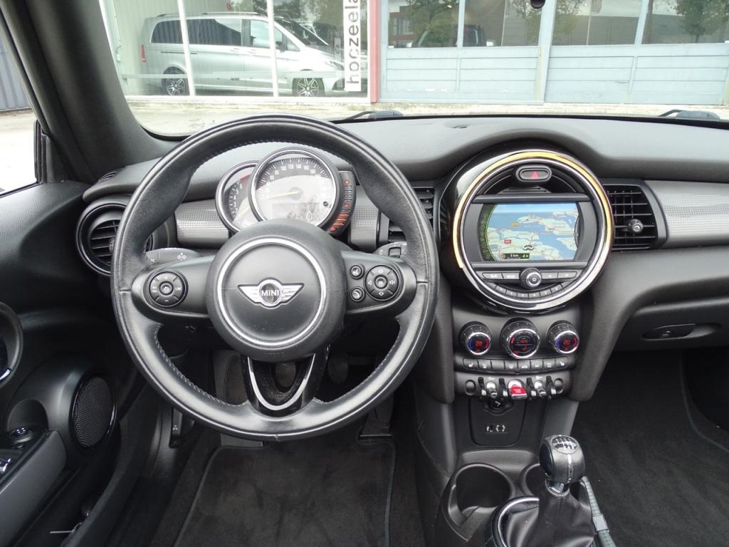 Mini Cooper Cabrio mini 1.5 pepper serious business