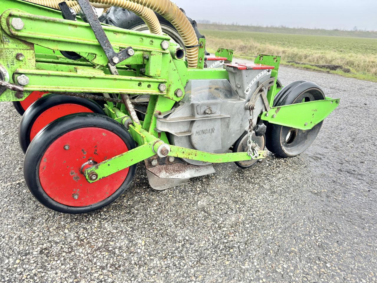 Vicon pneumatische uien zaaimachine 3x1,50 (5 rij per bed)