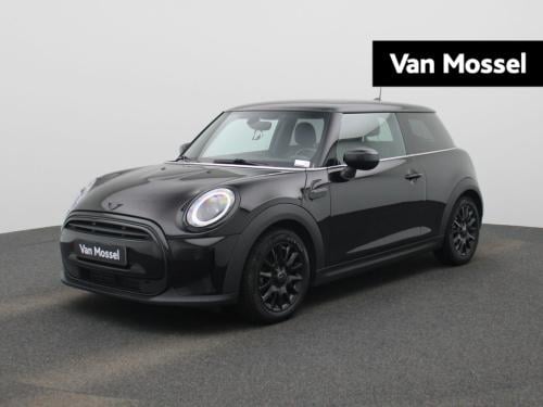 Mini Cooper mini 1.5 essential | navigatie | black pakket | parkeer sensore