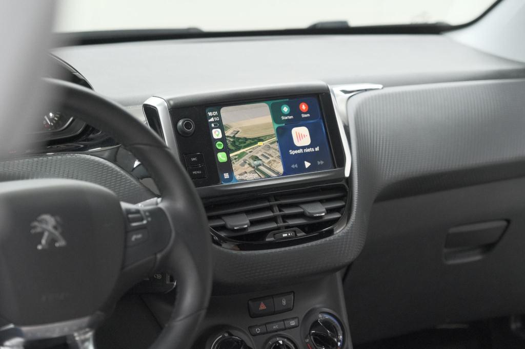 Peugeot 208 puretech 82 signature | parkeersensoren | apple carplay | navig