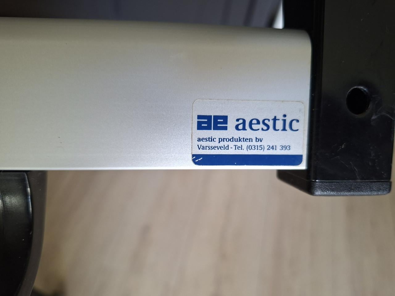 (professionele) Kapstok AESTIC