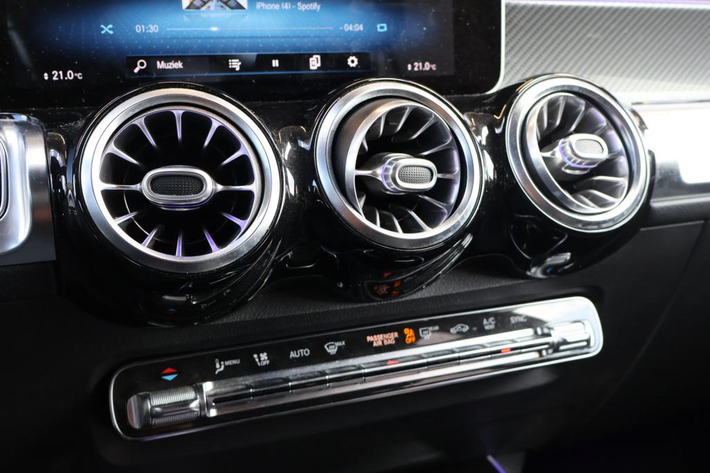 Mercedes-Benz Glb 180 d premium amg i btwi l camera l smartphone integratie