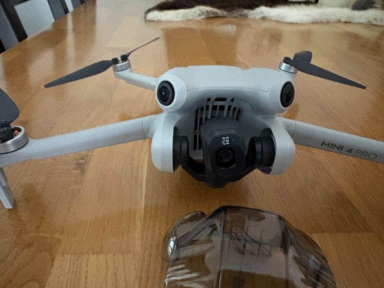 DJI Mini 4 Pro drone fly more combo met rc331 smart controller