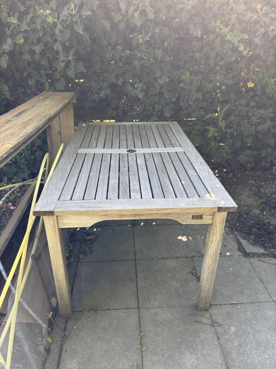Hardhouten tuintafeltje 155x90cm