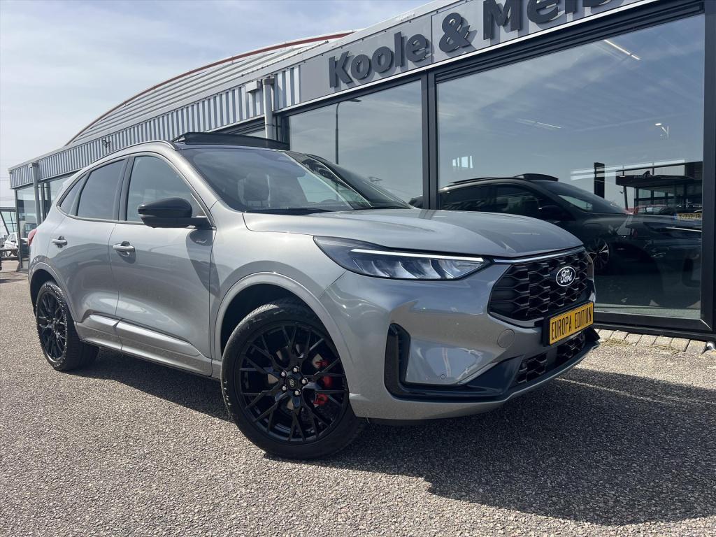 Ford Kuga 2.5 phev 243pk e-cvt st-line x , trekhaak , panodak , winterpack 