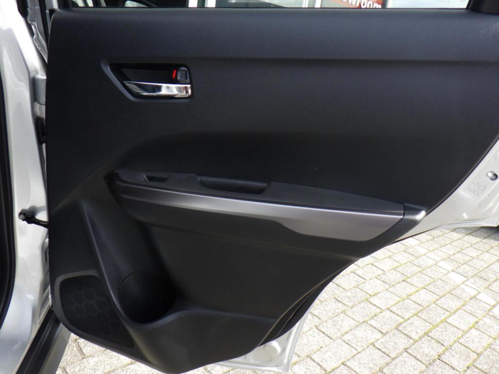 Suzuki Vitara 1.5 hybrid style