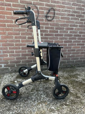 Lichtgewicht Rollator met tasje