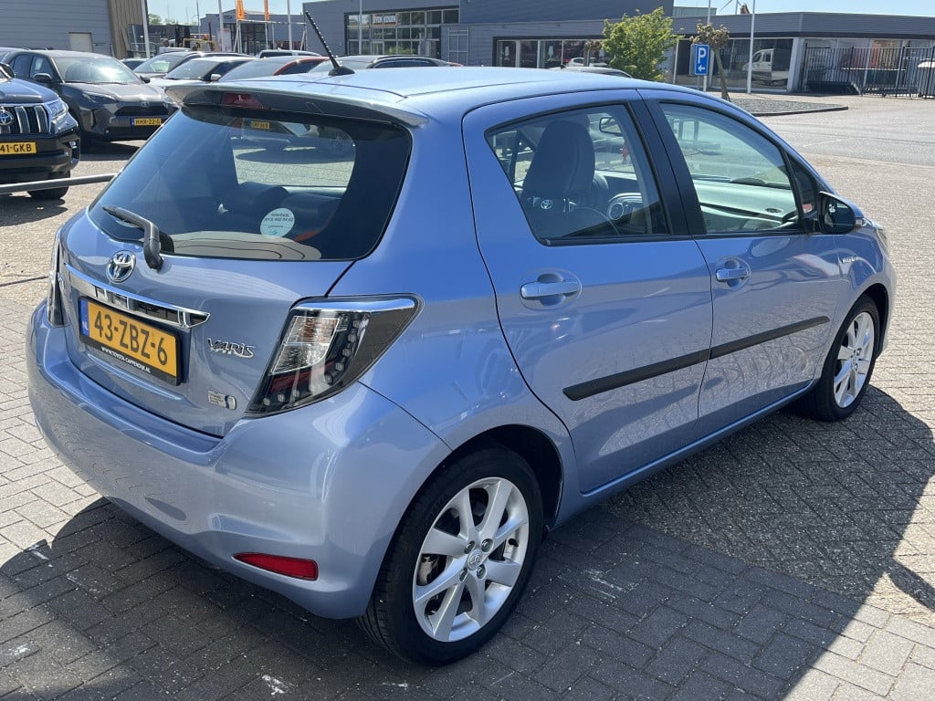 Toyota Yaris | net binnen | lage km-stand 1.5 full hybrid dynamic | camera 