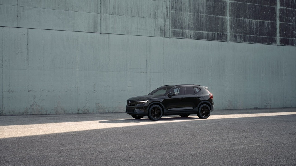 Volvo Ex40 plus black edition