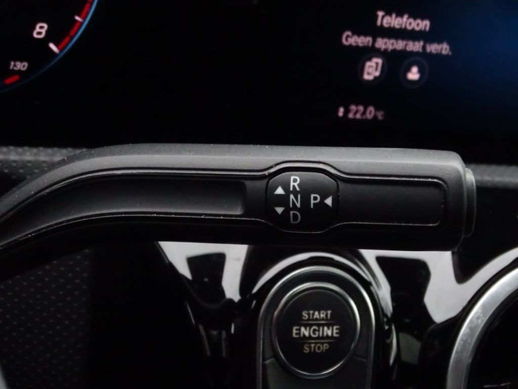 Mercedes-Benz A-Klasse 200 advantage | pano | 18" | led
