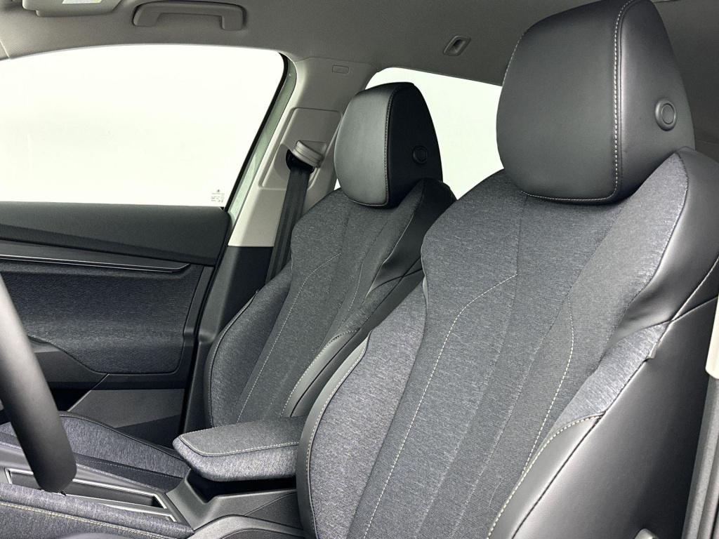 Skoda Elroq business edition tour elektromotor 210 kw / 286 pk