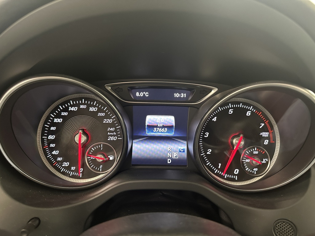 Mercedes-Benz Gla-klasse 180 amg night ed. | panoramadak | keyless-go | 19'