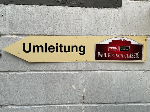 Umleitung bord Paul Pietsch Classic rally