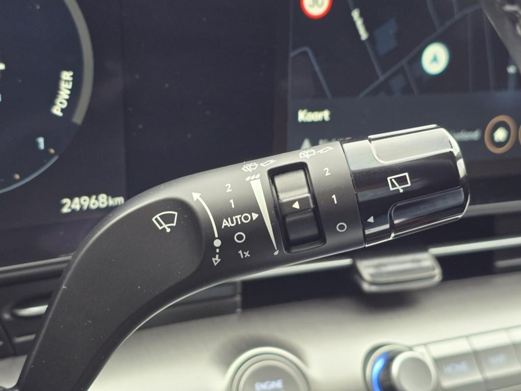 Hyundai Kona 1.6 gdi hev premium | camera | carplay | trekhaak | stoel/ stu