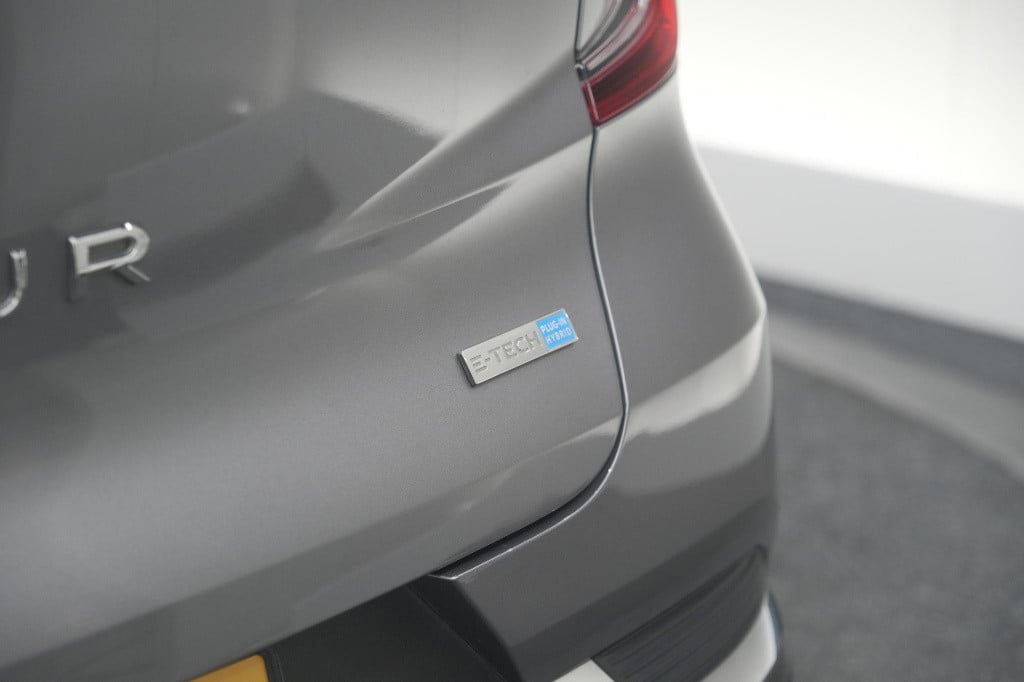 Renault Captur 1.6 e-tech plug-in hybrid 160 intens | parkeersensoren | app