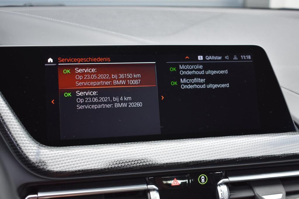 BMW 1 Serie 118i sport line | stoelverwarming | apple carplay | android aut