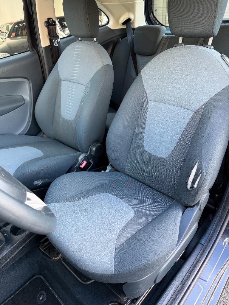 Ford KA 1.2 titanium - airco - nieuwe distributie