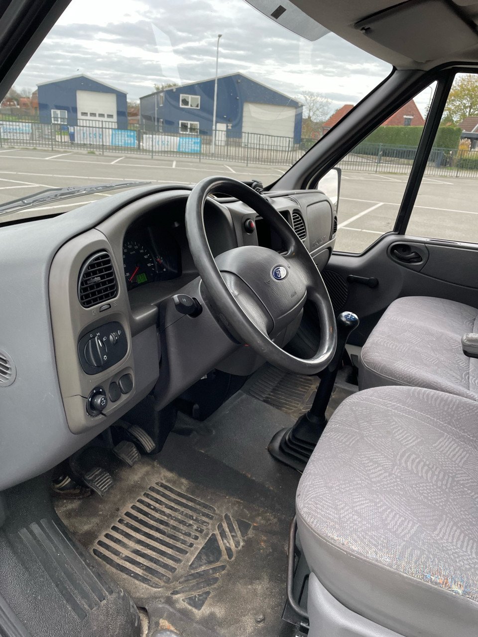 Ford Transit met laadklep