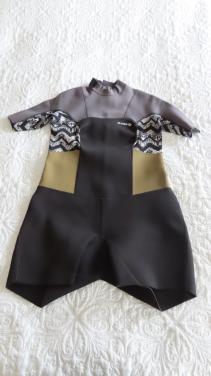 Wetsuits twee stuks èèn dames  maat 42 en èèn heren 48/50 per stuk €10