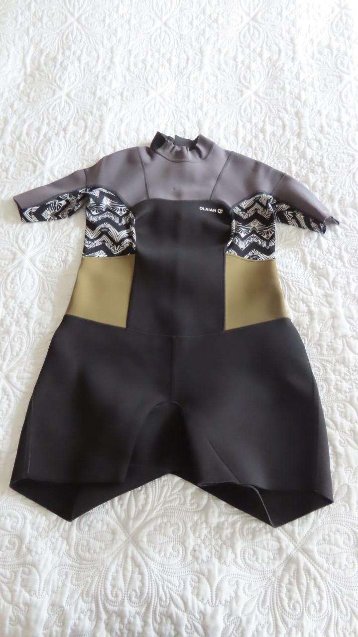 Wetsuits twee stuks èèn dames  maat 42 en èèn heren 48/50 per stuk €10