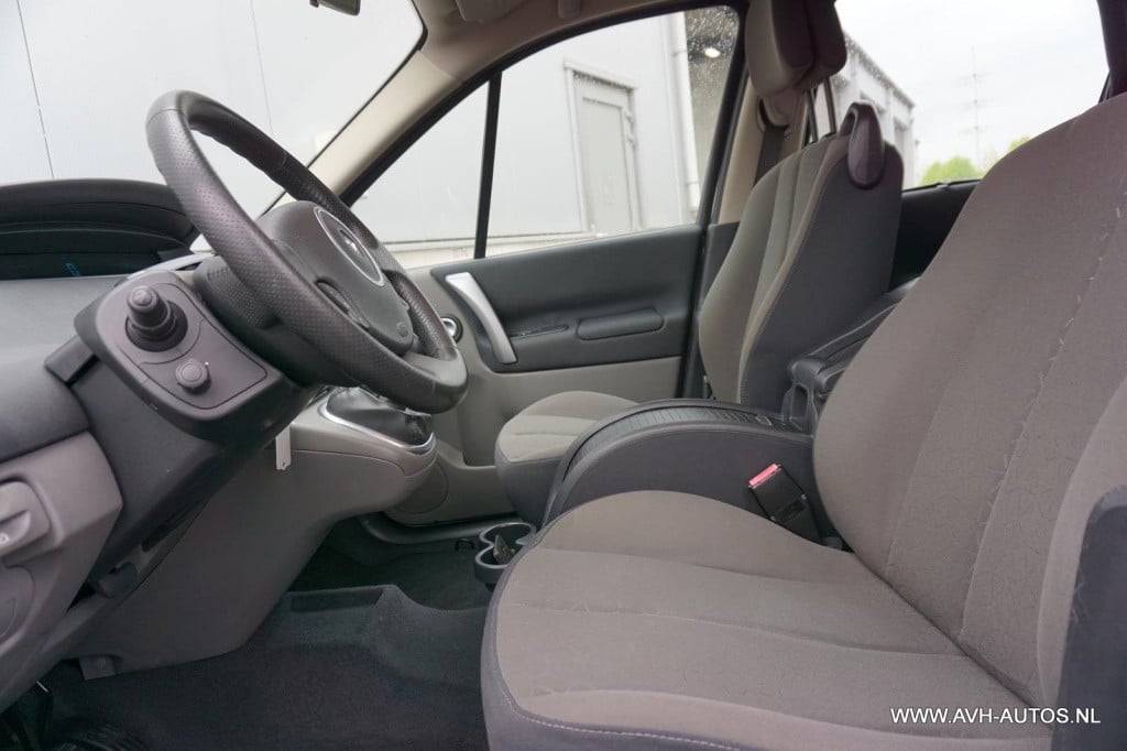 Renault Scenic 1.6-16v business line