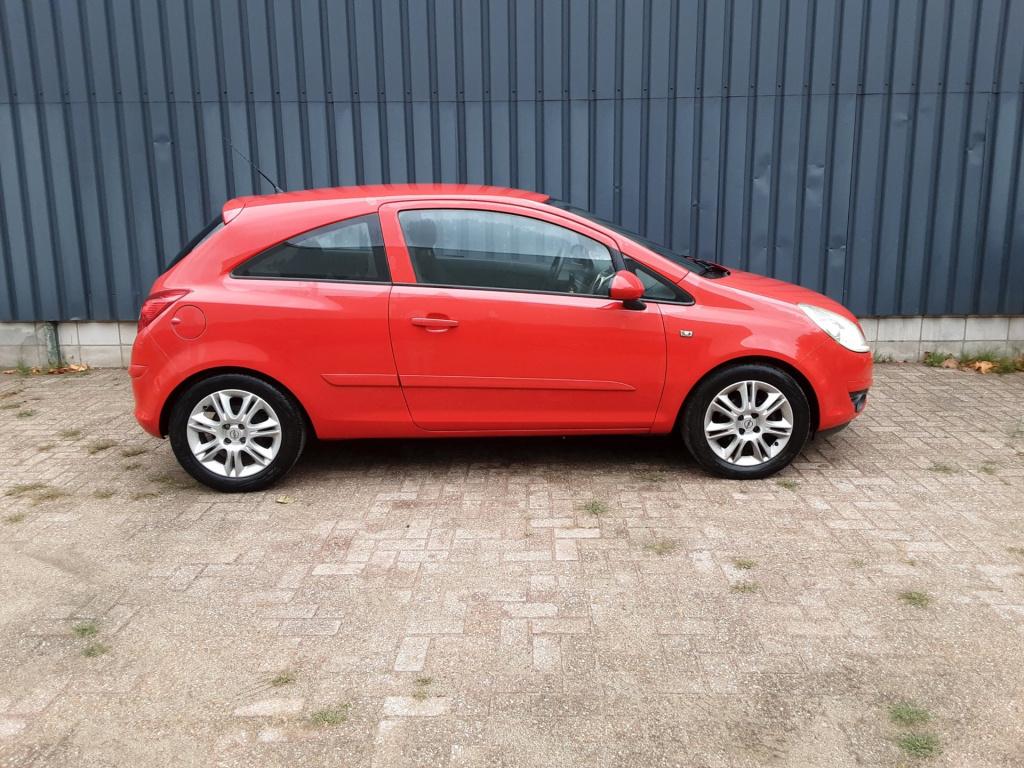 Opel Corsa 1.4-16v enjoy