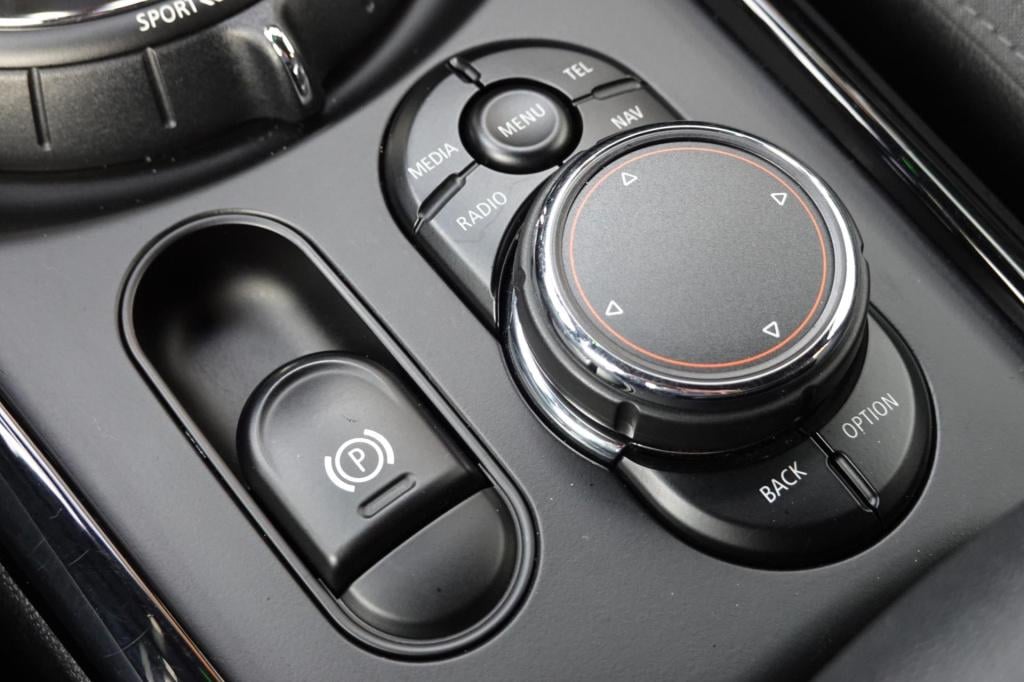 Mini Clubman mini 2.0 cooper s chili serious business