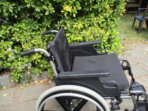 Kwaliteits rolstoel voor grotere en zwaardere mensen (max 160 kg)