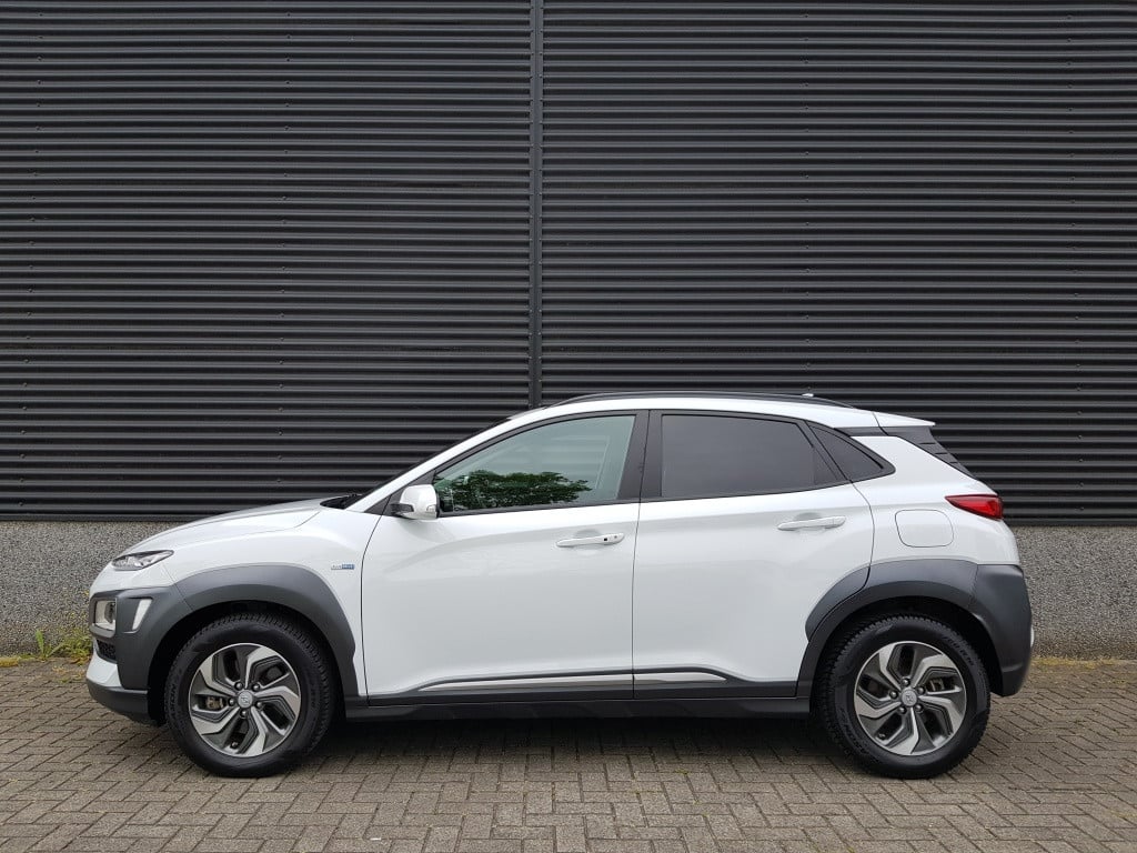 Hyundai Kona hybrid fashion