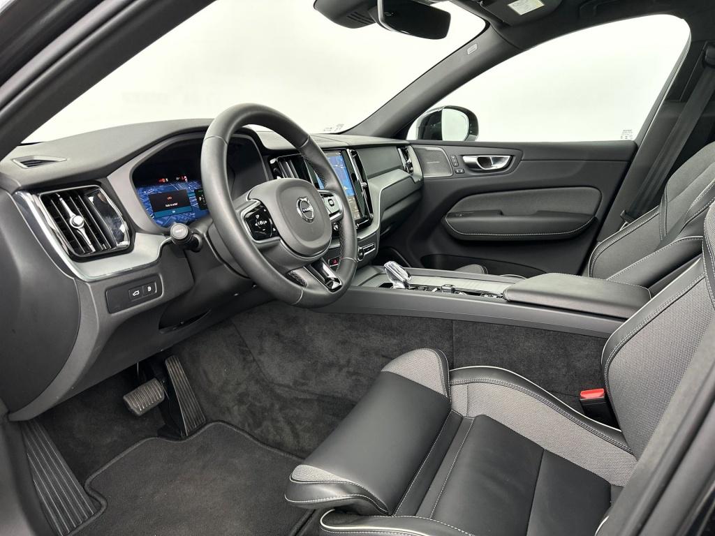 Volvo XC60 t6 398pk recharge black edition ultra| pano| luchtvering| 360 ca