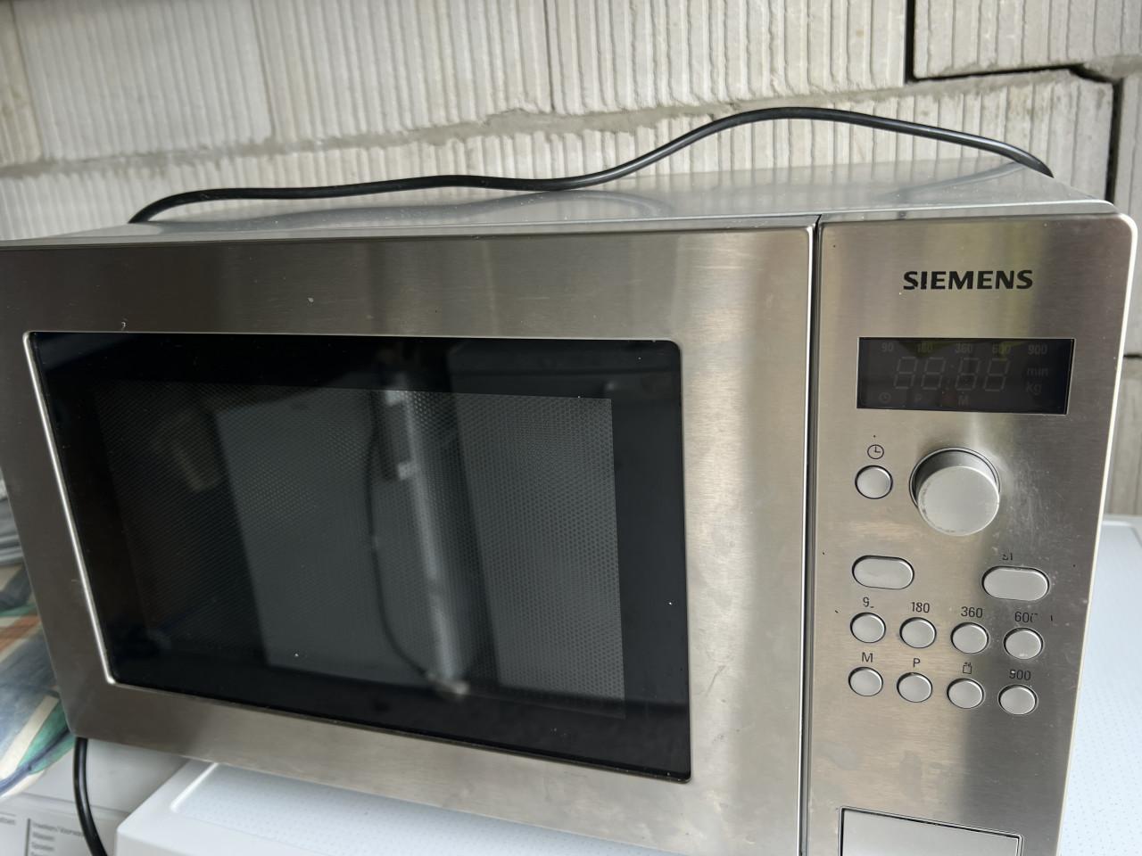 Ruime SIEMENS rvs magnetron met grote glazen plateau
