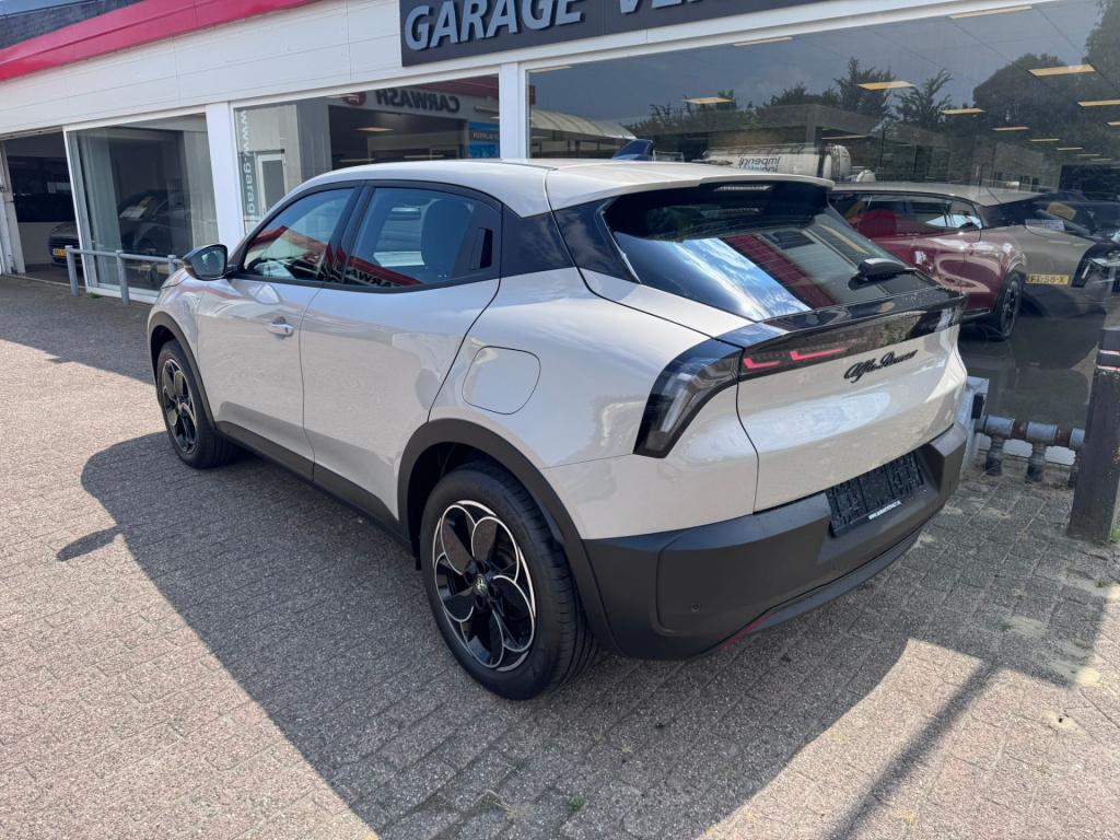 Alfa Romeo Junior elettrica 54 kwh