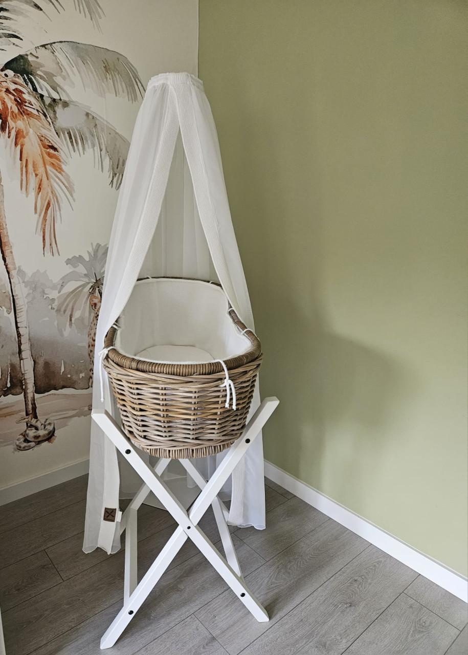 Mooie in nieuwstaat  verkerende baby wieg