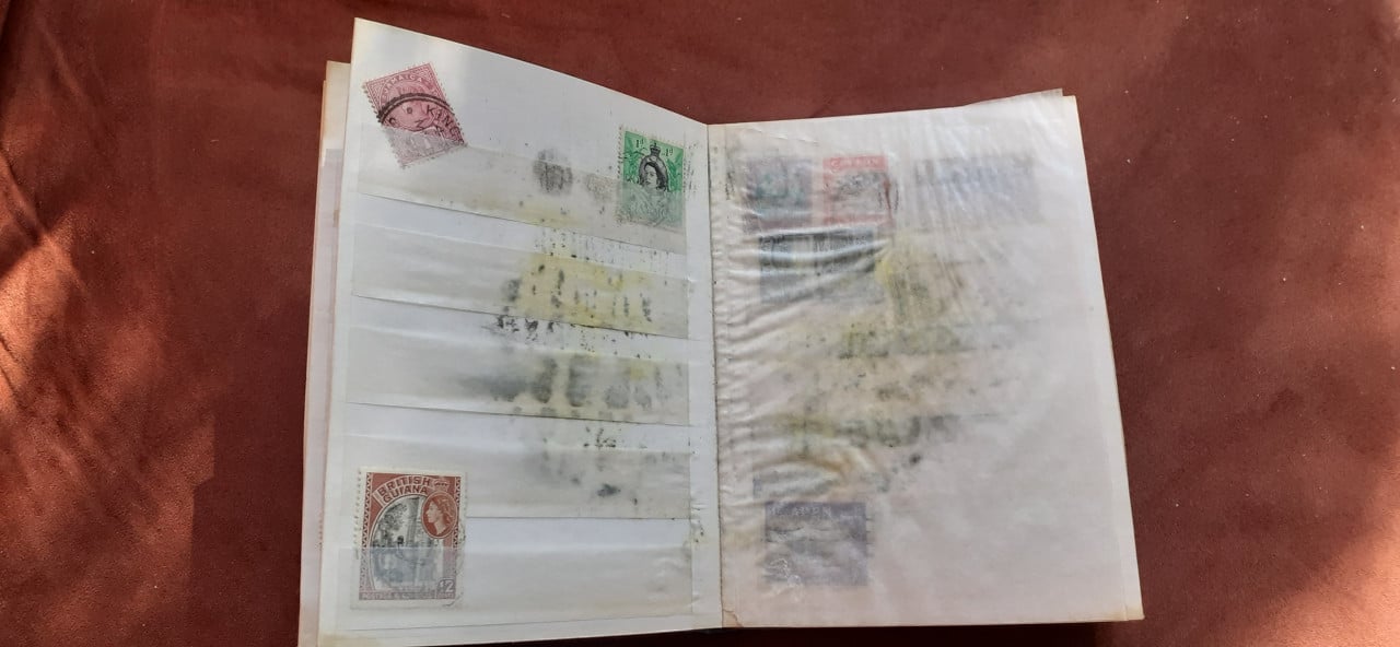 POSTZEGEL BOEKJE VAN DIV KLEINE LANDEN ** vanaf 1 Cent **