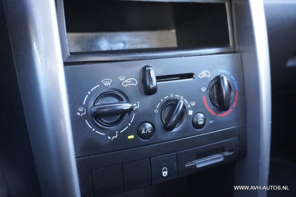 Peugeot 207 1.4 vti xs