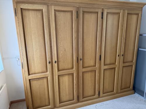 Hele mooie Eikenhouten Kledingkast. ( behorende bij slaapkamer)