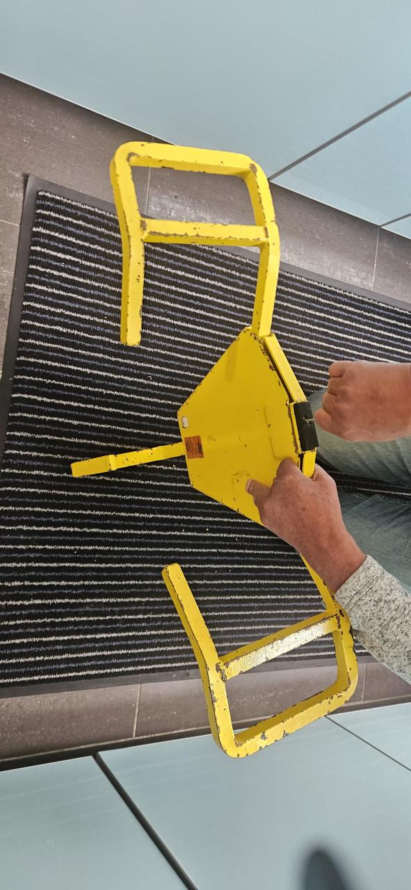 Gele parkeerbeugel met sleutels, HSP Type 007