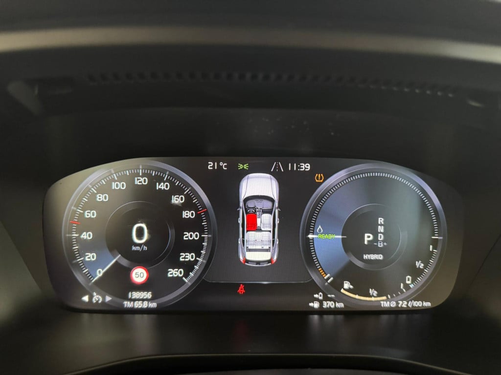 Volvo XC40 1.5 t4 recharge r-design