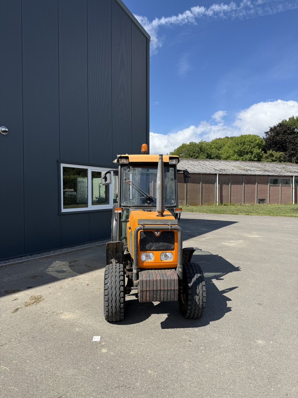Smalspoor (fruitteelt) Renault Dionis 130