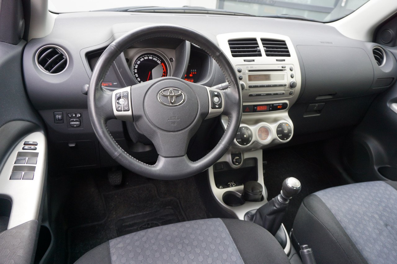 Toyota Urban Cruiser 1.3 VVT-i Dynamic 1e Eigenaar / Airco /Parkeers. / NAP